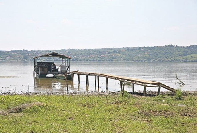 Porodica se udavila u rijeci u pokušaju da napravi selfi Porodica se udavila u rijeci u pokušaju da napravi selfi