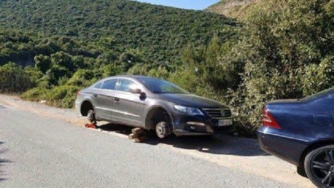 Tako ti je mala moja kad parkira Bosanac! Tako ti je mala moja kad parkira Bosanac!