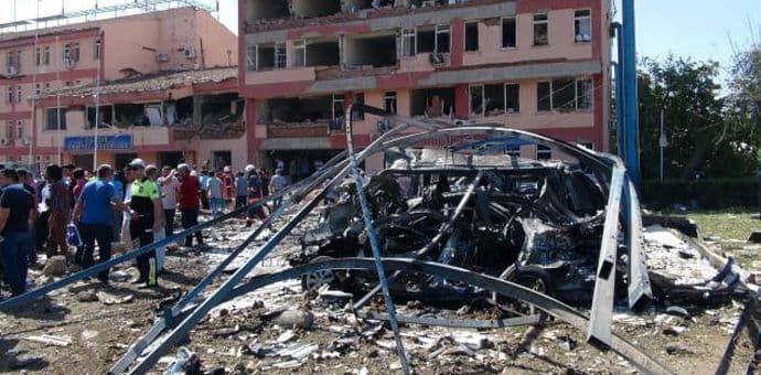 Turska, treći napad od jutros: Deset mrtvih, 219 ranjenih Turska, treći napad od jutros: Deset mrtvih, 219 ranjenih