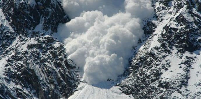 Troje alpinista stradalo u lavini Troje alpinista stradalo u lavini