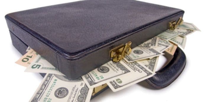 Podgoričanka otela torbicu punu novca od Ruskinje Podgoričanka otela torbicu punu novca od Ruskinje