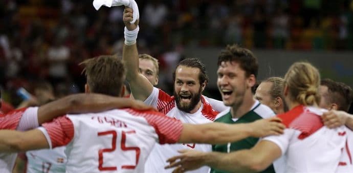 OI: Danci slavili poslije drame OI: Danci slavili poslije drame