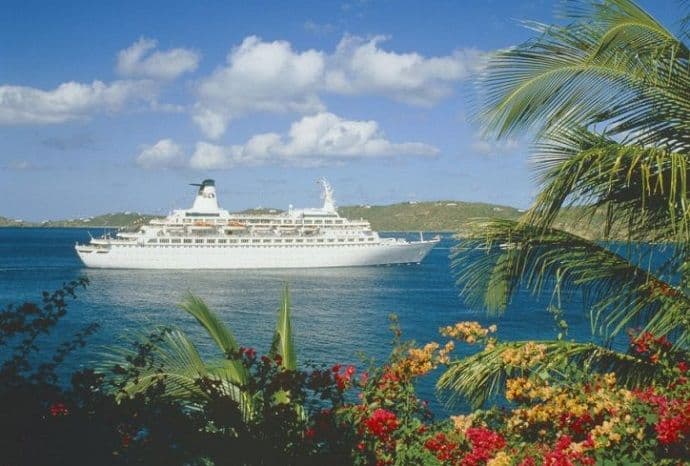 JAHTE BOGATIH: Radila sam po 25 sati, ali dobijala napojnice od 4.000 evra! JAHTE BOGATIH: Radila sam po 25 sati, ali dobijala napojnice od 4.000 evra!