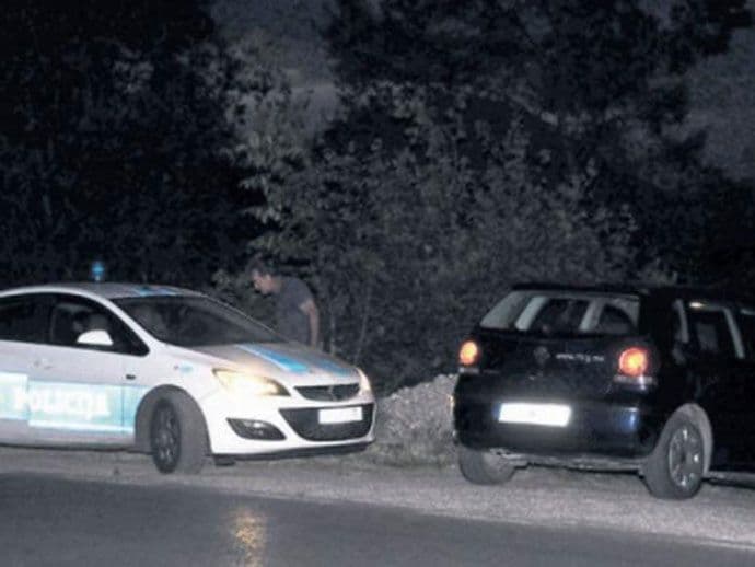 Zbog parčeta zemlje pucao u rođake Zbog parčeta zemlje pucao u rođake