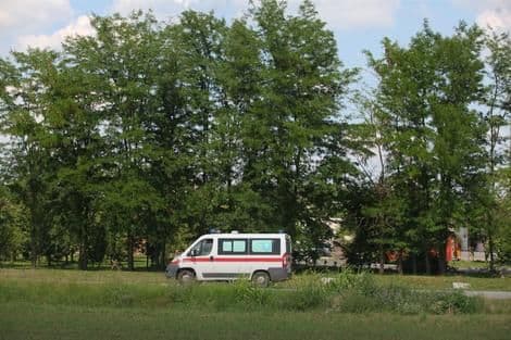 Selo Jazak: Tijelo mrtvog mladića (18) ležalo ispred prodavnice pet sati Selo Jazak: Tijelo mrtvog mladića (18) ležalo ispred prodavnice pet sati