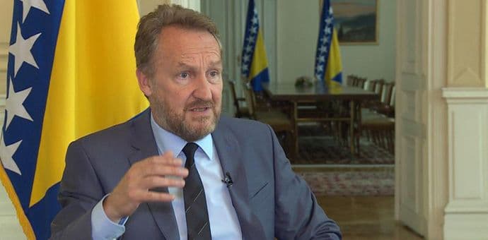 Izetbegović pokreće spor između BiH i RS zbog referenduma Izetbegović pokreće spor između BiH i RS zbog referenduma