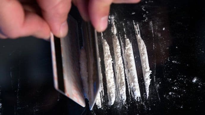 Pakao droge: Mladića (21) bez svijesti ostavili na stepenicama Pakao droge: Mladića (21) bez svijesti ostavili na stepenicama