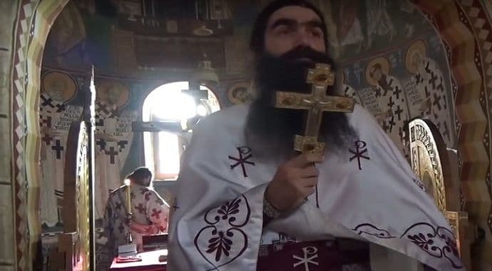 Otac Rafailo o VIP demonima i ''šmrkačima'' Otac Rafailo o VIP demonima i ''šmrkačima''