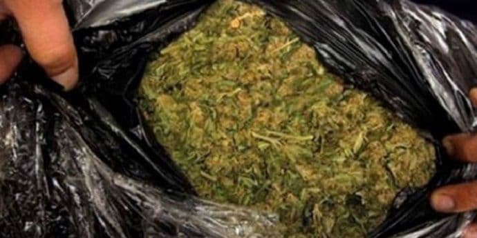 Granična policija zaplijenila 60 kg skanka, uhapšen Albanac Granična policija zaplijenila 60 kg skanka, uhapšen Albanac