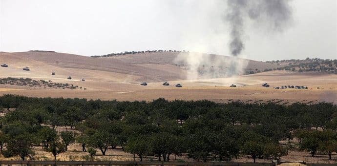 Turska poslala još tenkova u Siriju, Kurdi se povlače Turska poslala još tenkova u Siriju, Kurdi se povlače
