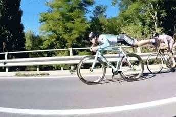 Biciklista u „Supermen“ pozi razbija konkurenciju (VIDEO)