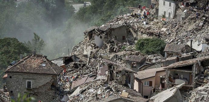 Italija: Najmanje 250 žrtava zemljotresa Italija: Najmanje 250 žrtava zemljotresa