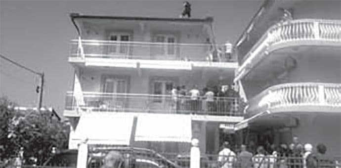 Živim zidom branili rušenje Živim zidom branili rušenje