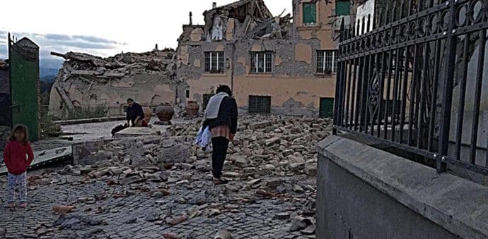 ITALIJA: Dan žalosti za 284 žrtve potresa ITALIJA: Dan žalosti za 284 žrtve potresa