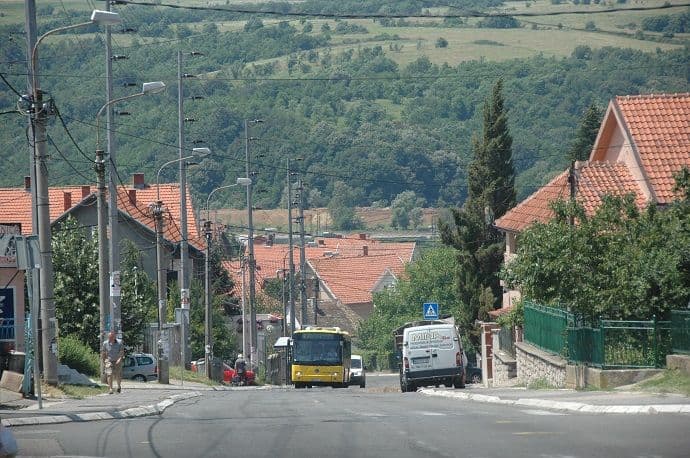 Auto udario u stub, poginule dvije 15-godišnjakinje Auto udario u stub, poginule dvije 15-godišnjakinje