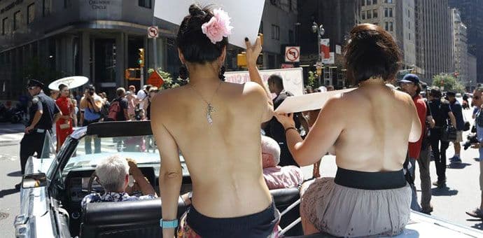 Dan toplesa - pravo na gole grudi na javnim mjestima Dan toplesa - pravo na gole grudi na javnim mjestima