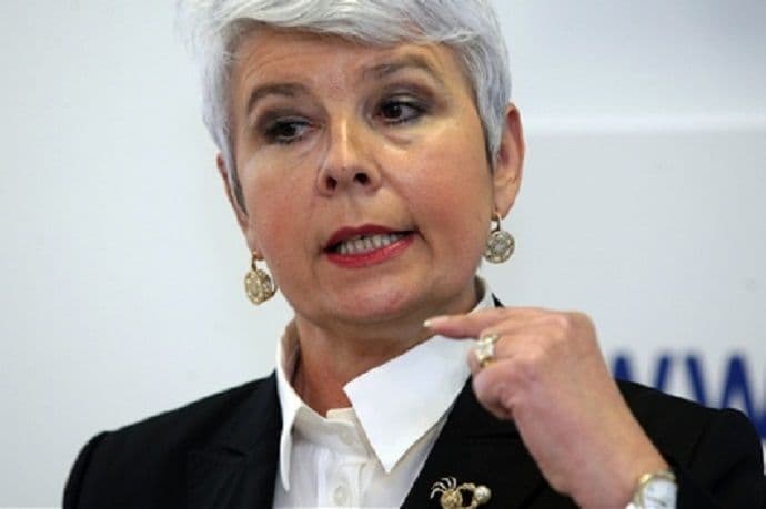 Muškarac pokušao da na silu uđe u stan Jadranke Kosor Muškarac pokušao da na silu uđe u stan Jadranke Kosor