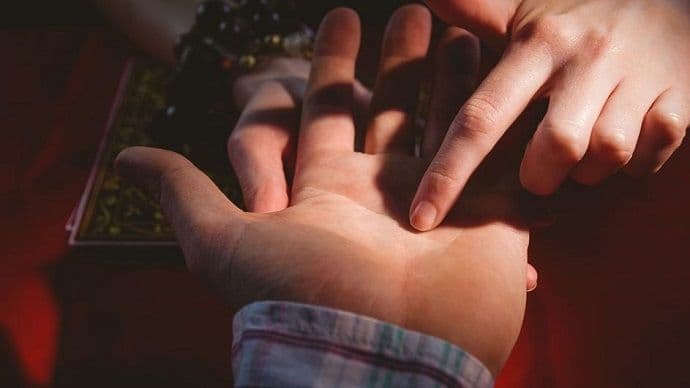 Provjerite imate li liniju anđela na dlanu Provjerite imate li liniju anđela na dlanu