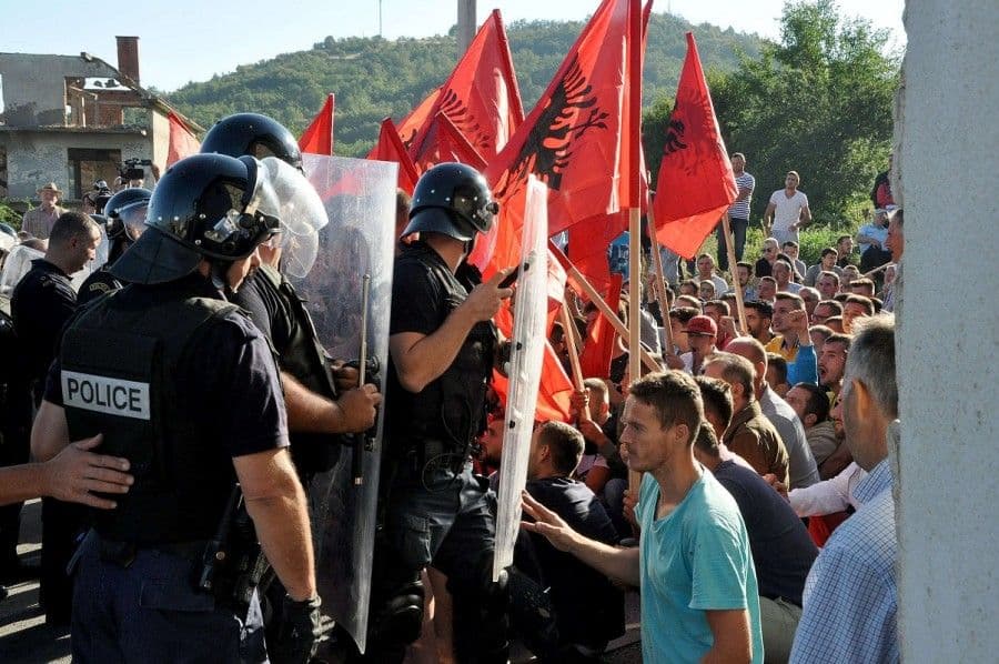 AMBASADA SAD: Kosovski lideri da osude nasilje u Mušutištu AMBASADA SAD: Kosovski lideri da osude nasilje u Mušutištu