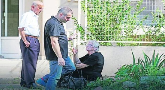 Oproštajno pismo otkriva tragičnu pozadinu ubistva majke i samoubistva ćerke Oproštajno pismo otkriva tragičnu pozadinu ubistva majke i samoubistva ćerke