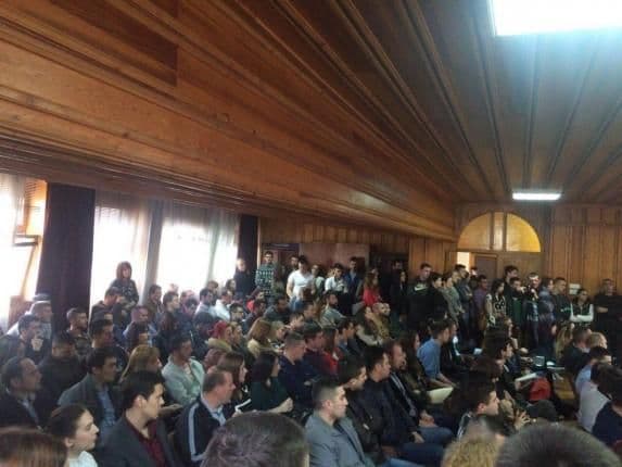 Mladi DPS-a Demokratama: Biće-čun se ljuljnu, on se trže, ode sanak pusti! Mladi DPS-a Demokratama: Biće-čun se ljuljnu, on se trže, ode sanak pusti!