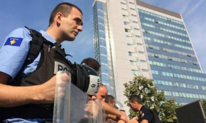 Skupština Kosova pod jakim mjerama bezbjednosti Skupština Kosova pod jakim mjerama bezbjednosti