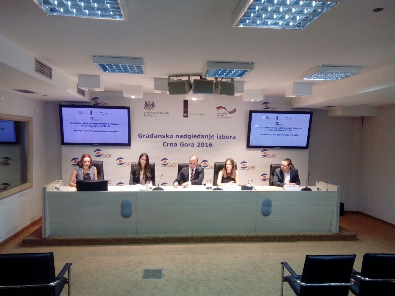 CEMI: Na biračkim mjestima će biti raspoređeno više od 1000 posmatrača CEMI: Na biračkim mjestima će biti raspoređeno više od 1000 posmatrača