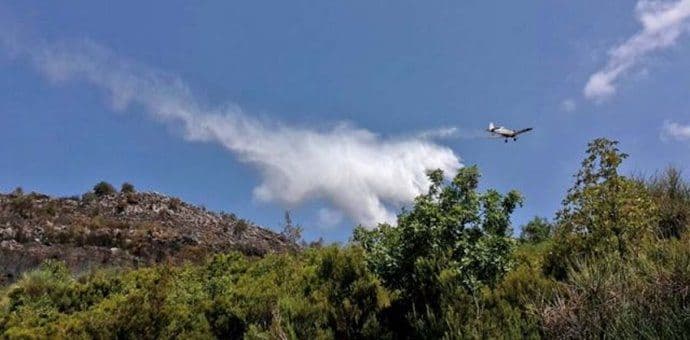 Dromaderi MUP-a gase požar iznad Bijele Dromaderi MUP-a gase požar iznad Bijele