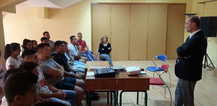 Numanović sa đacima: Motivacija ključ za uspjeh Numanović sa đacima: Motivacija ključ za uspjeh