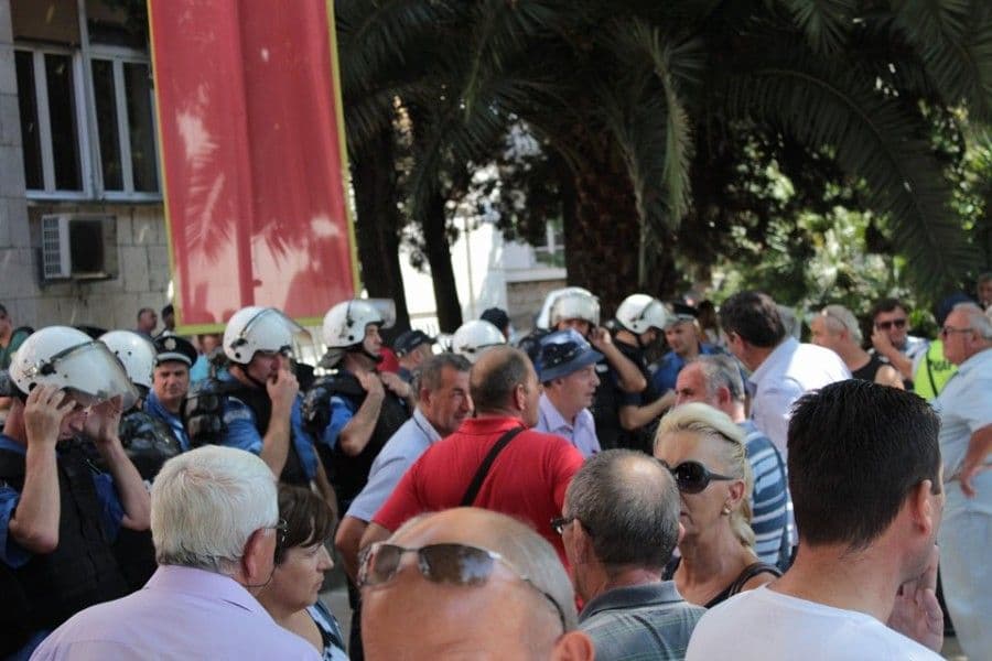 Danas odluka o daljoj radikalizaciji protesta bivših radnika KAP-a Danas odluka o daljoj radikalizaciji protesta bivših radnika KAP-a