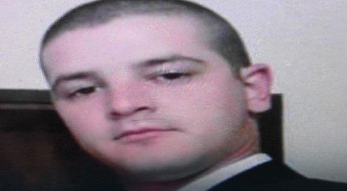 Policajac Muruzović(28) pucao sebi u glavu nakon proslave godišnjice braka Policajac Muruzović(28) pucao sebi u glavu nakon proslave godišnjice braka