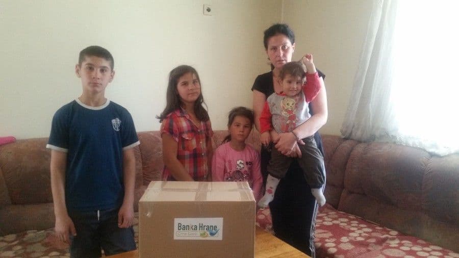 Samohranoj majci potrebna pomoć Samohranoj majci potrebna pomoć