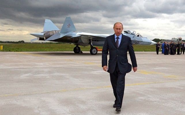 Putin: "Ludost da Rusija prijeti NATO-u" Putin: "Ludost da Rusija prijeti NATO-u"