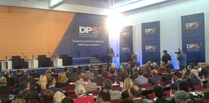 Izborna lista DPS-a: Bez Pejanović-Đurišić, Kavarića i Jelića, 60 odsto su nova lica Izborna lista DPS-a: Bez Pejanović-Đurišić, Kavarića i Jelića, 60 odsto su nova lica