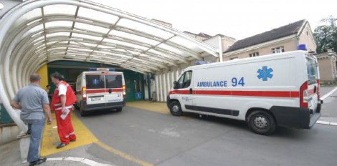 Djevojčica (16) povrijeđena, pala sa terase dok je pozirala! Djevojčica (16) povrijeđena, pala sa terase dok je pozirala!