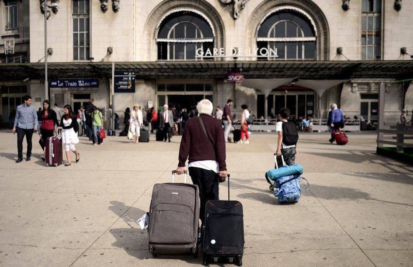 Uhapšene 3 žene, planirale napad u Parizu Uhapšene 3 žene, planirale napad u Parizu