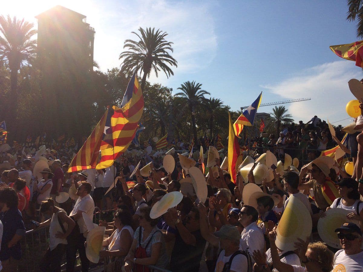 Desetine hiljada Katalonaca traže otcjepljenje od Španije Desetine hiljada Katalonaca traže otcjepljenje od Španije