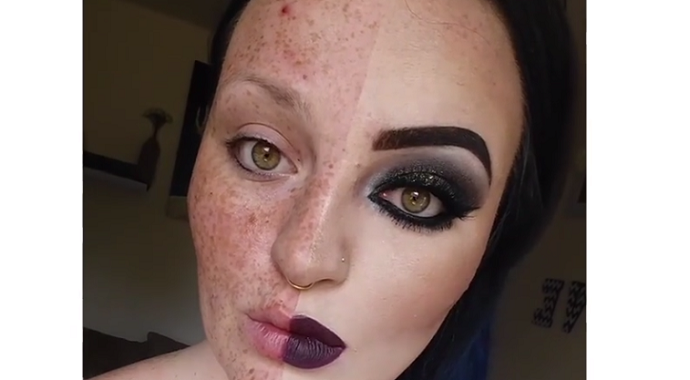 Djevojka našminkala pola lica i sve zaprepastila Djevojka našminkala pola lica i sve zaprepastila