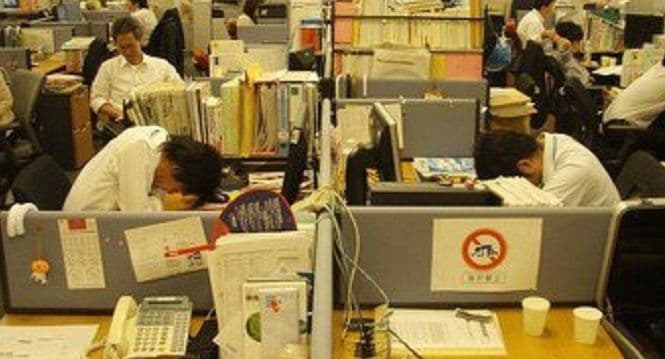Kad ne znaju za dosta: Japanci umiru na poslu Kad ne znaju za dosta: Japanci umiru na poslu