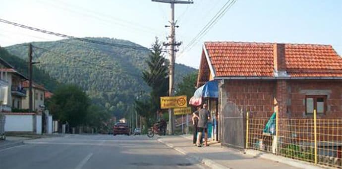 Rudar nožem usmrtio majku zbog svađe oko stepeništa Rudar nožem usmrtio majku zbog svađe oko stepeništa