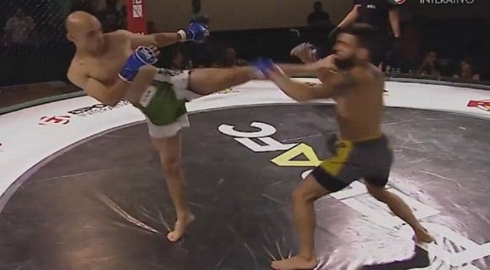 Najbrži nokaut u istoriji MMA: Oboren za pet sekundi (Video) Najbrži nokaut u istoriji MMA: Oboren za pet sekundi (Video)