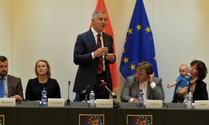 Dods i beba i na sastanku sa Đukanovićem! Dods i beba i na sastanku sa Đukanovićem!