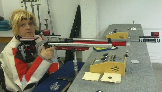 Bivši dečko, policajac, mi je sasuo 5 metaka u kičmu... Bivši dečko, policajac, mi je sasuo 5 metaka u kičmu...