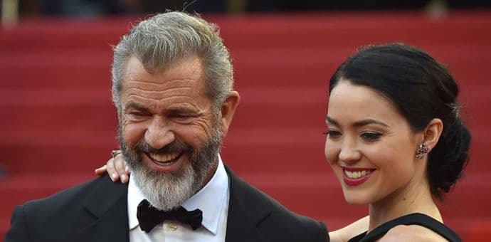 Mel Gibson čeka deveto dijete sa 34 godine mlađom djevojkom Mel Gibson čeka deveto dijete sa 34 godine mlađom djevojkom