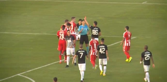 Mažić na derbiju dobio crveni karton Mažić na derbiju dobio crveni karton