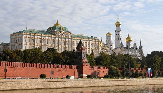 RUSIJA PRED BANKROTOM: Tope se državne rezerve, pada rublja RUSIJA PRED BANKROTOM: Tope se državne rezerve, pada rublja