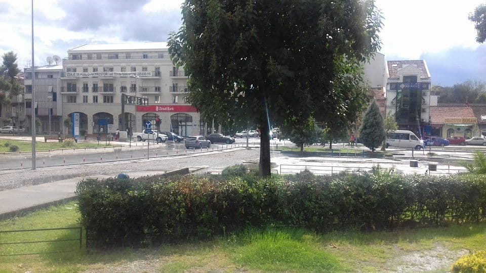 Telegraf o kiši u Podgorici: Kataklizma, crni oblaci poklopili grad, ljudi u strahu Telegraf o kiši u Podgorici: Kataklizma, crni oblaci poklopili grad, ljudi u strahu