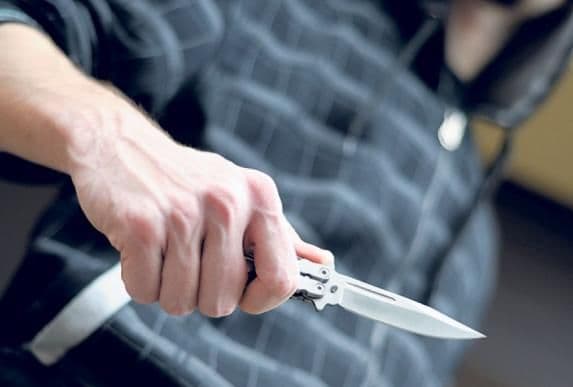 Tuzi: Maloljetnici nožem izboli penzionera Tuzi: Maloljetnici nožem izboli penzionera