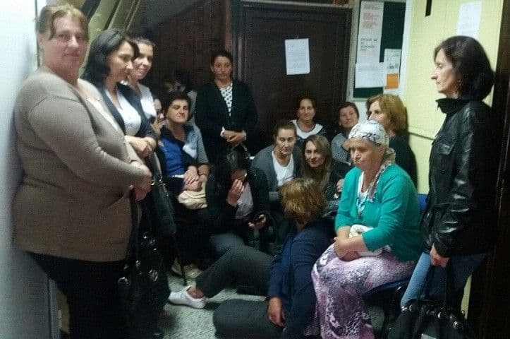 Majke iz Rožaja danas ispred Vlade Majke iz Rožaja danas ispred Vlade