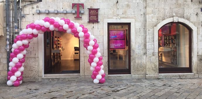 Nova multimedijalna poslovnica Crnogorskog Telekoma otvorena u Kotoru Nova multimedijalna poslovnica Crnogorskog Telekoma otvorena u Kotoru